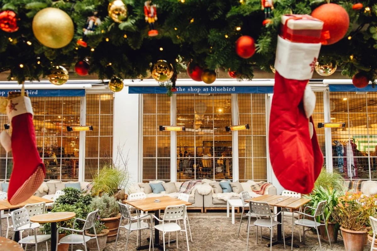 Đừng bỏ lỡ những ý tưởng trang trí tuyệt vời cho nhà hàng của bạn trong mùa Noel này