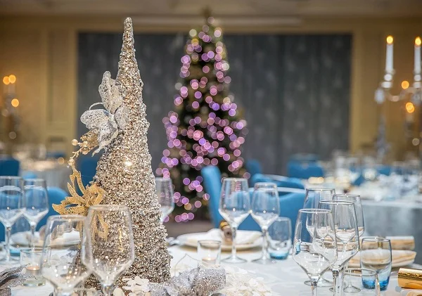 Đừng bỏ lỡ những ý tưởng trang trí tuyệt vời cho nhà hàng của bạn trong mùa Noel này