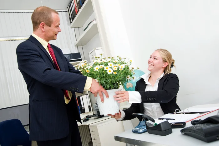 Đem lời yêu thương gửi vào câu nói đến các đồng nghiệp nữ nhân ngày 8/3 Đem lời yêu thương gửi vào câu nói đến các đồng nghiệp nữ nhân ngày 8/3