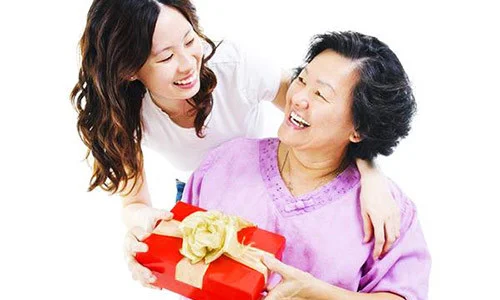 Tặng quà gì ý nghĩa cho mẹ nhân ngày 8/3?