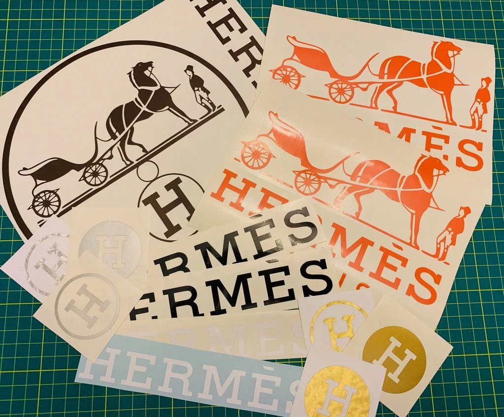 In logo decal là gì? Tìm hiểu chi tiết về in logo decal