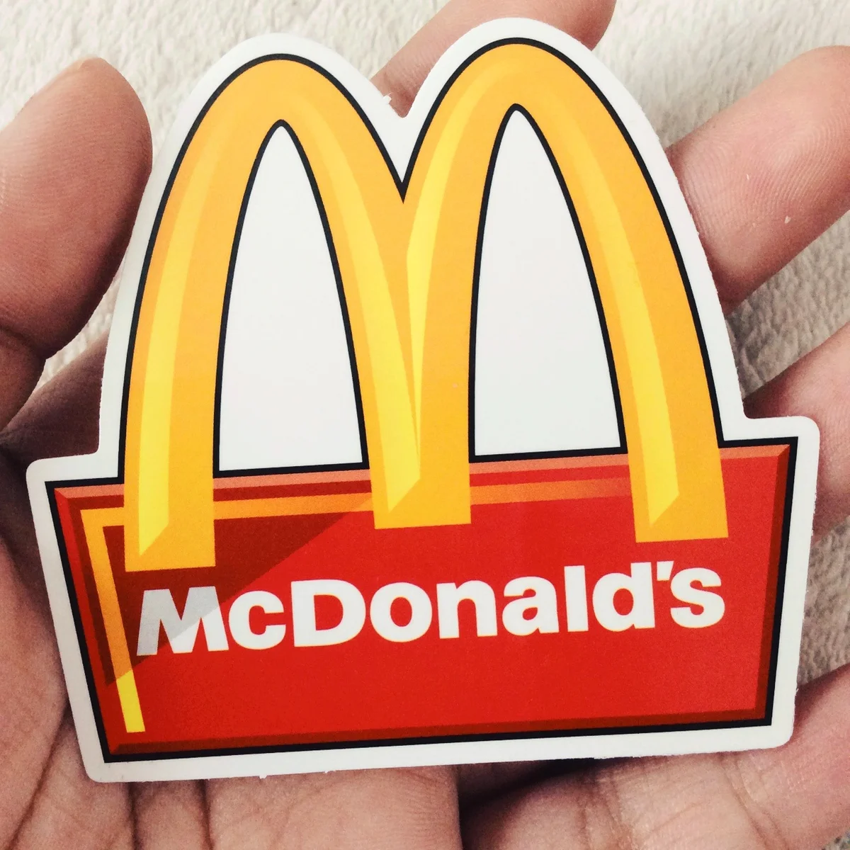 In logo decal là gì? Tìm hiểu chi tiết về in logo decal