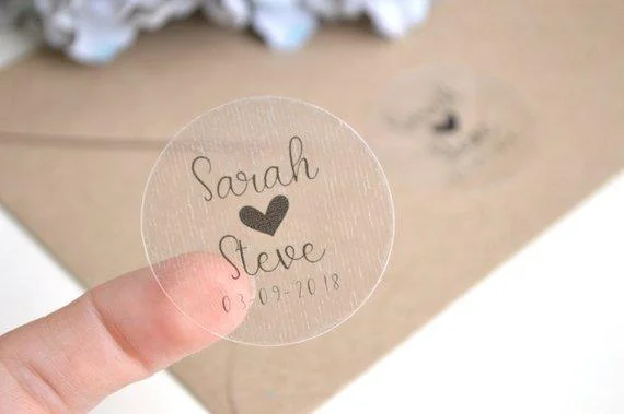 Tìm hiểu đặc điểm và ưu điểm của decal nhựa trong 