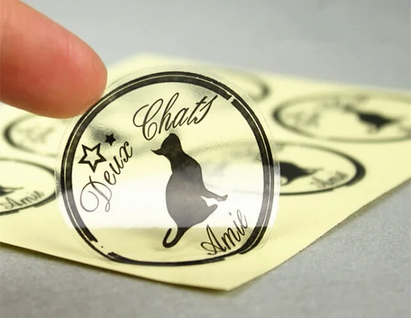 Tìm hiểu đặc điểm và ưu điểm của decal nhựa trong 
