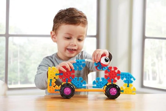 Gợi ý món quà 1/6 ý nghĩa cho bé yêu phù hợp với từng độ tuổi