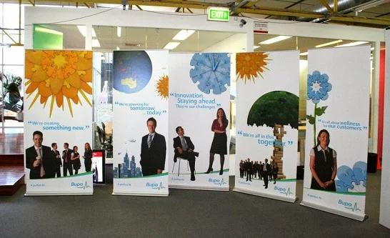 Tổng hợp 50+ mẫu standee sử dụng thực tế trong các sự kiện, hội nghị, hội thảo