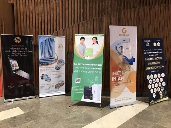 Tổng hợp 50+ mẫu standee sử dụng thực tế trong các sự kiện, hội nghị, hội thảo