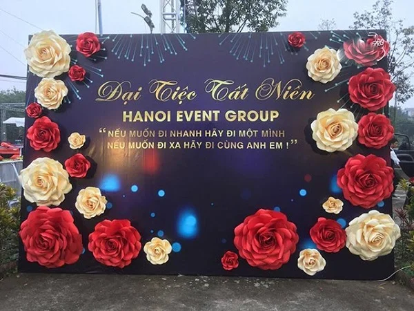 Điểm danh top 20+ mẫu backdrop tất niên cực thu hút