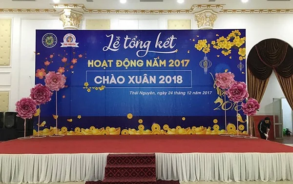 Điểm danh top 20+ mẫu backdrop tất niên cực thu hút