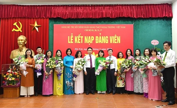 File thiết kế mẫu băng rôn, khẩu hiệu trong lễ kết nạp đảng viên 
