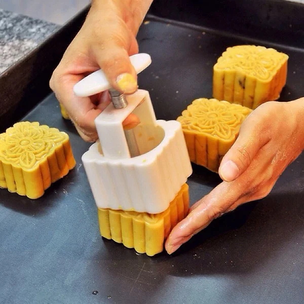 Hướng dẫn cách làm bánh trung thu tại nhà đơn giản