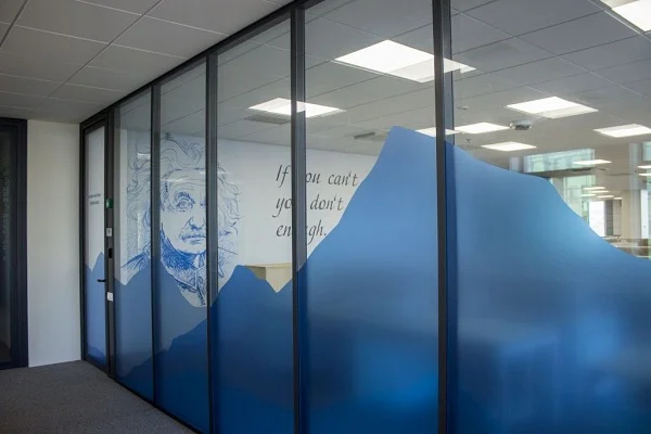 Nhận in decal dán khổ lớn uy tín, chuyên nghiệp trên toàn quốc