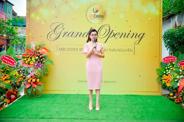 Top 20+ backdrop khai trương mang lại tài lộc, may mắn