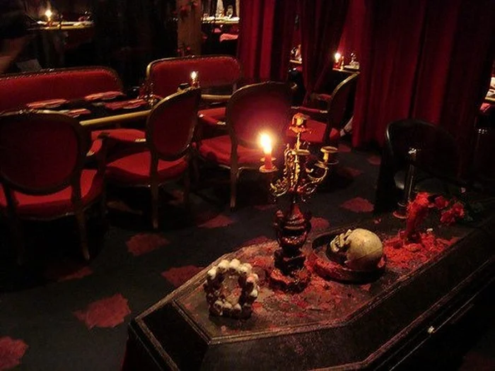 Gợi ý cách trang trí Halloween cho quán Cafe chất nhất quả đất