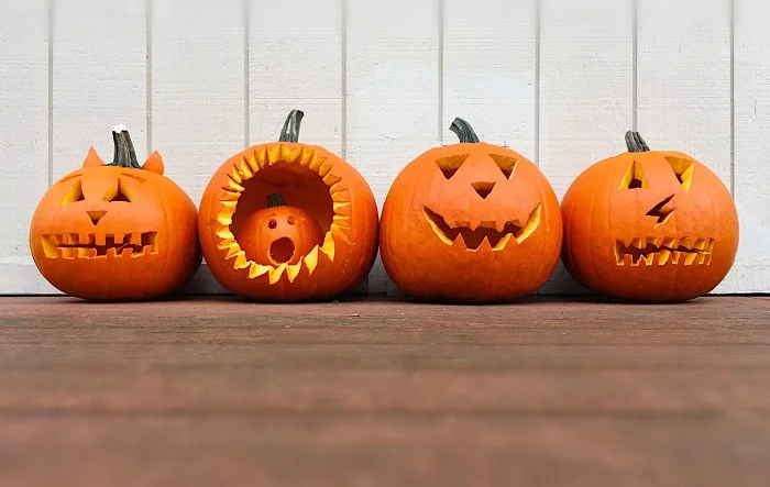 Halloween đã trở thành một ngày hội được giới trẻ săn đón mỗi dịp cuối tháng 10. Hãy cùng trang trí văn phòng theo cách ma mị nhất với những gợi ý trang trí Halloween cho văn phòng độc đáo dưới đây nhé