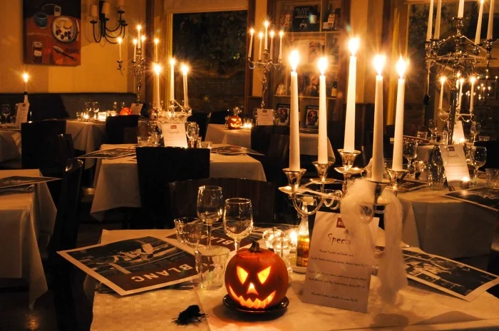 Thu lời khủng với ý tưởng trang trí Halloween cho nhà hàng cực độc