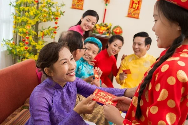 Tìm hiểu ý nghĩa của phong tục lì xì ngày Tết