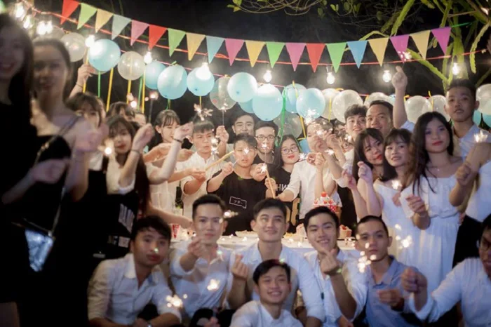 Buổi lễ liên hoan ngày 20/11 là hoạt động không thể thiếu