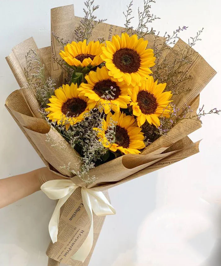 Hoa hướng dương trở thành loài hoa tặng 20 tháng 11 thể hiện sự vươn lên, hướng về phía trước