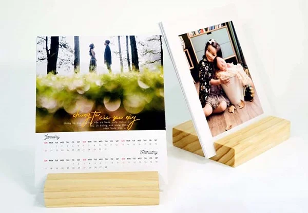 Top 50+ mẫu lịch bàn đế gỗ đẹp, độc đáo và sáng tạo