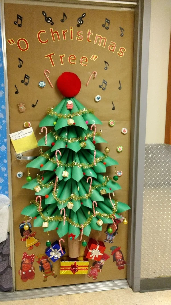 Thỏa sức sáng tạo với những ý tưởng trang trí Noel lớp học độc đáo, thú vị