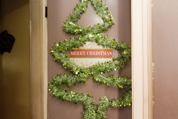 Tham khảo những cách trang trí Noel trên cửa kính độc đáo và đẹp mắt