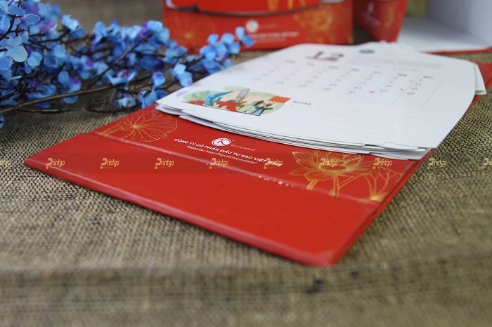 Printgo x Aristino: Bộ lịch để bàn ấn tượng dành cho ngành thời trang.