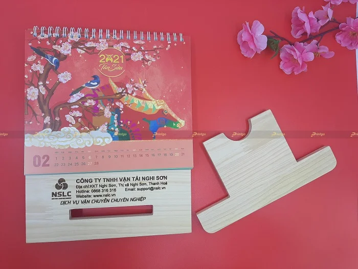 Printgo x Nghi Sơn: Lịch để bàn chân gỗ đầy khác biệt cho doanh nghiệp vận tải