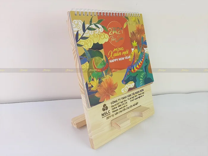 Printgo x Nghi Sơn: Lịch để bàn chân gỗ đầy khác biệt cho doanh nghiệp vận tải
