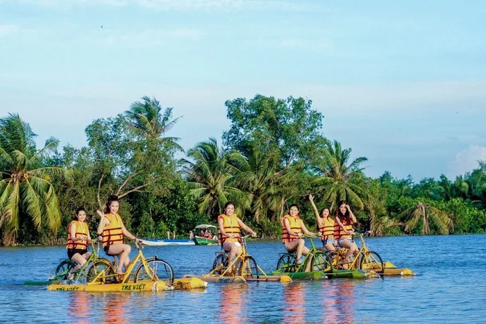 Tết dương lịch đi đâu chơi ở sài gòn: Làng du lịch Tre Việt