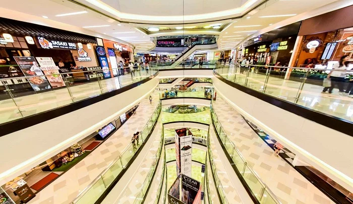 Tết tây đi đâu ở sài gòn: Vạn Hạnh Mall