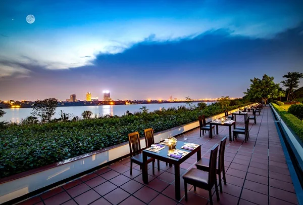 Tổng hợp các địa chỉ nhà hàng tổ chức tiệc tất niên Hà Nội và TP. Hồ Chí Minh