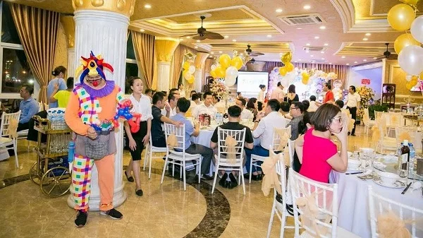 Tổng hợp các địa chỉ nhà hàng tổ chức tiệc tất niên Hà Nội và TP. Hồ Chí Minh