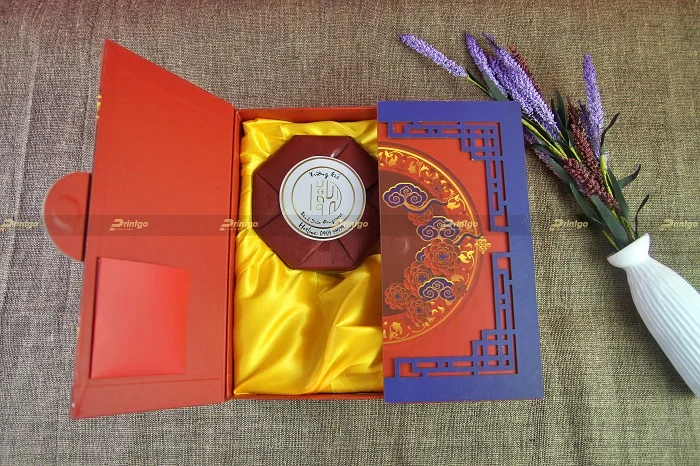 Thiết kế và in ấn hộp đựng quà Tết cho thương hiệu bánh dứa Singapore Vương Giả