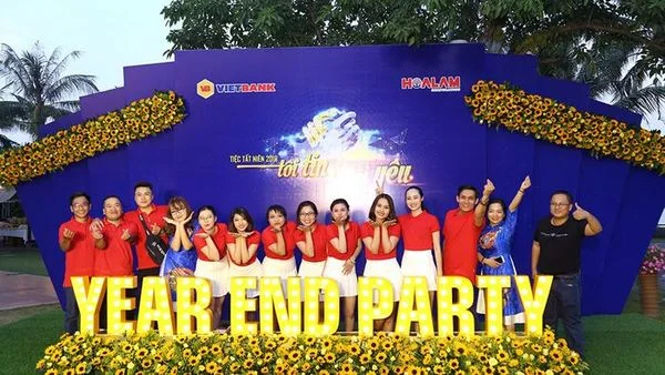 Tổng các chi phí tổ chức Year End Party của doanh nghiệp