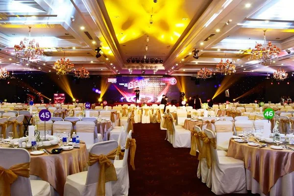 Tổng các chi phí tổ chức Year End Party của doanh nghiệp