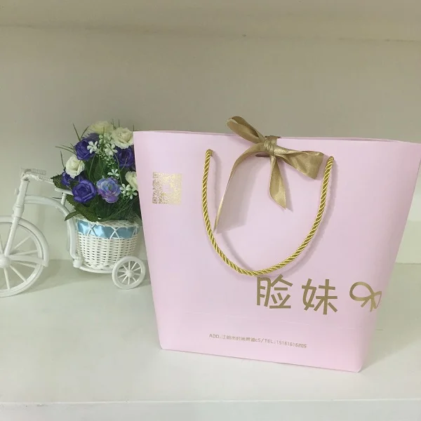 Công ty in túi giấy cho shop thời trang cao cấp, sang trọng và uy tín