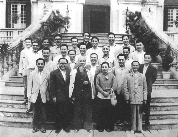 TOP 50+ hình ảnh Bác Hồ đẹp, ấn tượng và ý nghĩa nhất