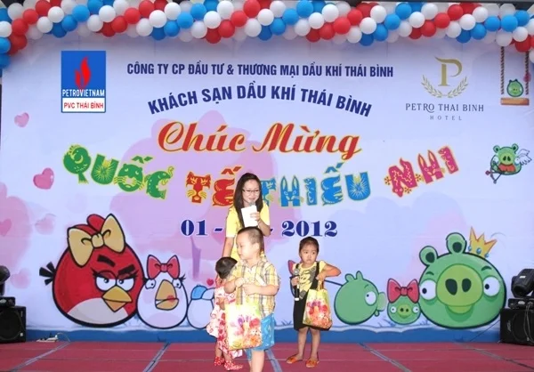 Dịch vụ thiết kế và in Backdrop Quốc tế thiếu nhi 1/6 đẹp, chuyên nghiệp