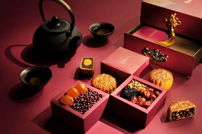 Đón mùa trăng lên với mẫu hộp hai tầng sang trọng