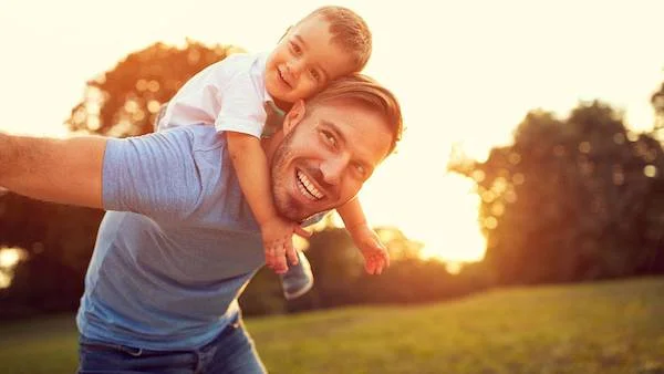 Ngày của cha hay bạn còn được biết nhiều với cụm từ tiếng anh là Father's day