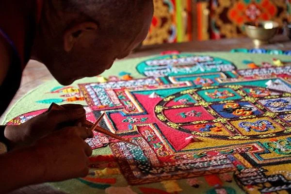 Hoạ tiết Mandala - Sự tuần hoàn vĩnh cửu trong cả Hội Hoạ và Tôn giáo