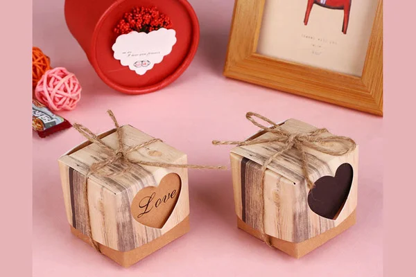 TOP 20+ mẫu hộp quà 20/10 đẹp, ấn tượng và ý nghĩa nhất hiện nay