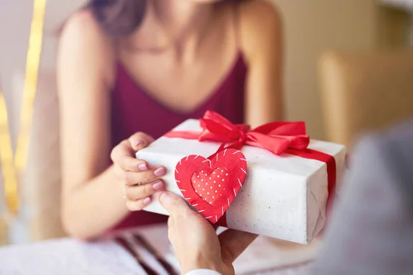 Tổng hợp các mẫu hộp quà Valentine lãng mạn, ngọt ngào, sáng tạo nhất