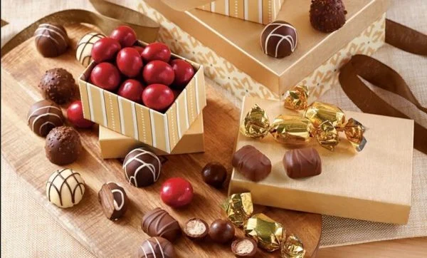 TOP 20+ mẫu hộp socola đẹp, ấn tượng và độc đáo nhất hiện nay