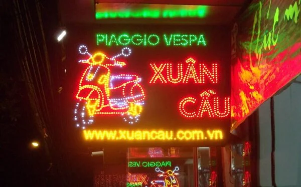 Tổng hợp những mẫu biển quảng cáo đẹp, sáng tạo và ấn tượng nhất
