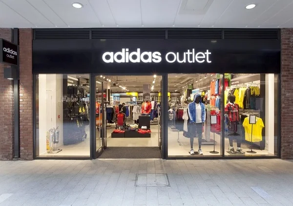 Outlet là gì? Ưu nhược điểm của hàng outlet mà người tiêu dùng nên biết