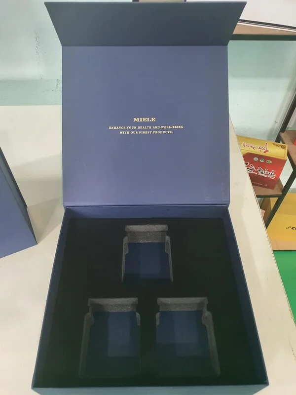 Printgo x ASUS: In hộp cứng nam châm đựng mật ong sang trọng, cao cấp