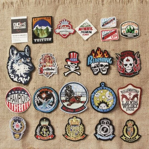 Sticker là gì? Ưu điểm và ứng dụng của sticker trong quảng cáo Sticker dán quần áo
