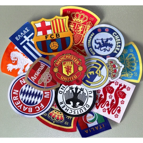 Sticker là gì? Ưu điểm và ứng dụng của sticker trong quảng cáo Sticker bóng đá